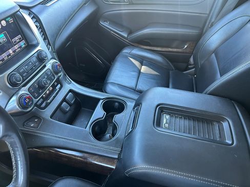Used 2017 Chevrolet Suburban LT RWD image 25