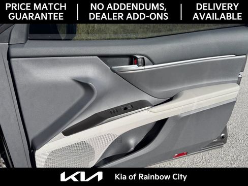 Used 2024 Toyota Camry SE image 19