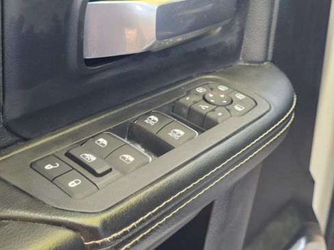 Used 2025 RAM 2500 Laramie AWD/4WD image 15