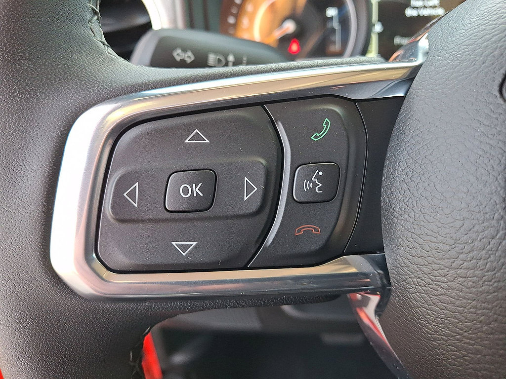 Used 2026 Jeep Wrangler Unlimited Sahara AWD/4WD image 23
