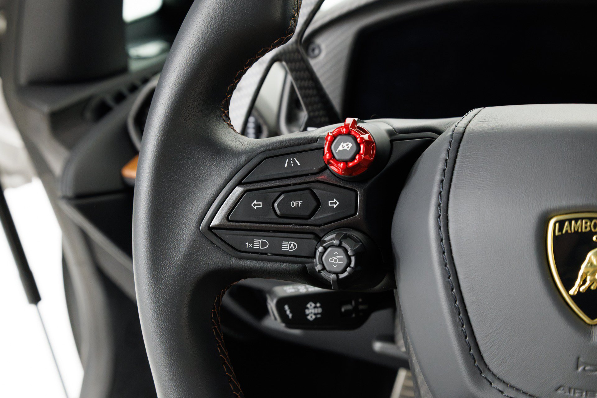 Used 2024 Lamborghini Revuelto AWD/4WD image 25
