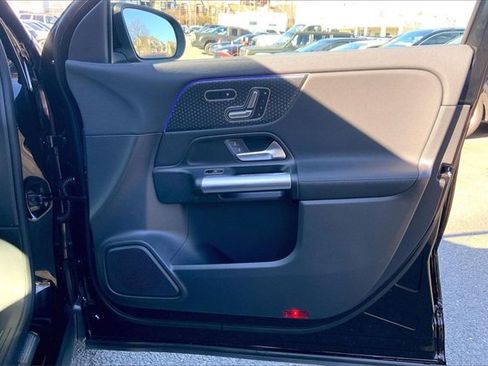 Used 2025 Mercedes-Benz GLA 250 4MATIC image 18