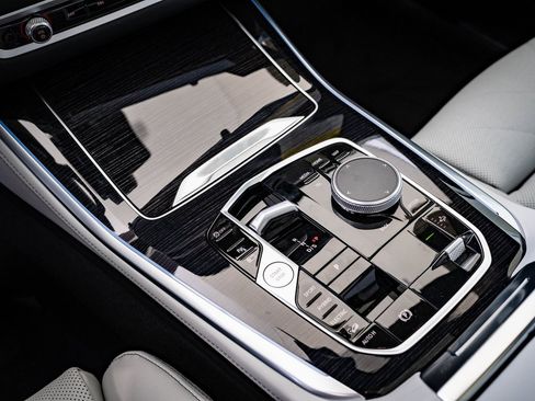 New 2026 BMW X5 xDrive50e w/ M Sport Package image 32