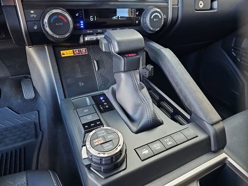 Used 2025 Toyota 4Runner TRD Off-Road Premium image 15