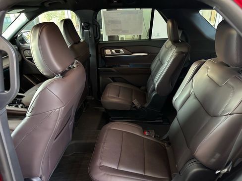 New 2026 Ford Explorer Platinum image 23