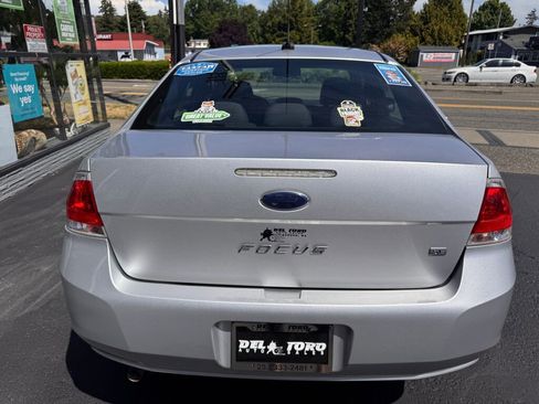 Used 2011 Ford Focus SE w/ 201A Rapid Spec Order Code FWD image 7