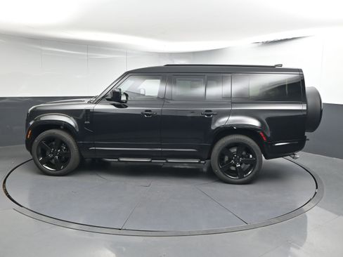 New 2026 Land Rover Defender 130 V8 image 2