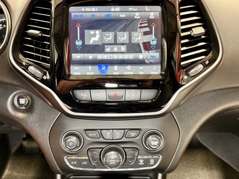 Used 2019 Jeep Cherokee Limited w/ Luxury Group AWD/4WD image 27