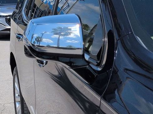 Used 2021 Chevrolet Tahoe Premier AWD/4WD image 12