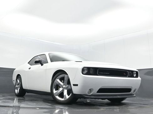 Used 2012 Dodge Challenger R/T image 25