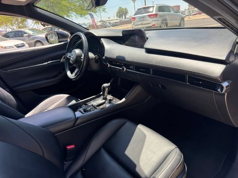 Used 2019 MAZDA MAZDA3 Hatchback w/ Preferred Package FWD image 33