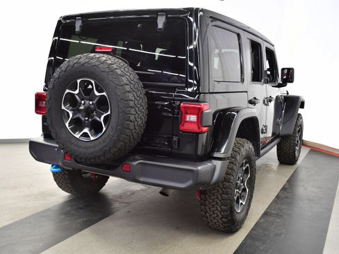 Used 2023 Jeep Wrangler Unlimited Rubicon 4xe w/ Cold Weather Group AWD/4WD image 5