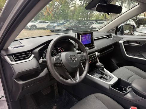 Used 2025 Toyota RAV4 XLE image 28