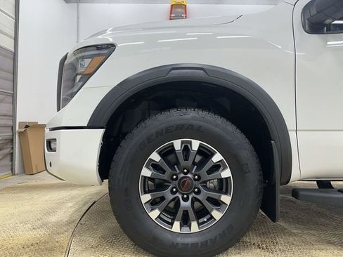 Used 2023 Nissan Titan PRO-4X w/ Pro-4x Convenience Package image 21