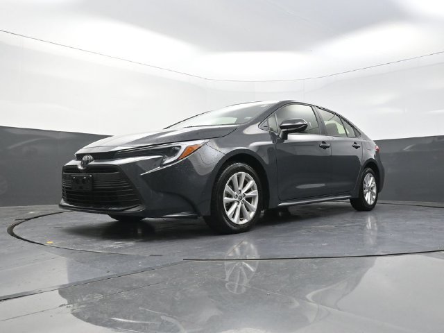Used 2026 Toyota Corolla LE w/ LE Premium Package FWD image 33