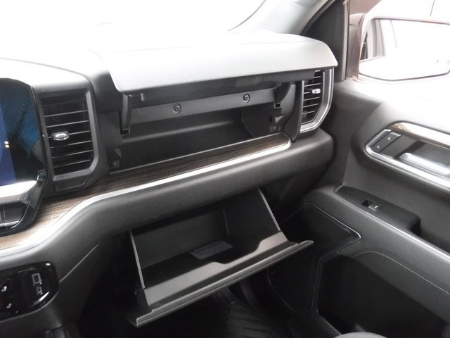 Used 2022 Chevrolet Silverado 1500 RST AWD/4WD image 46
