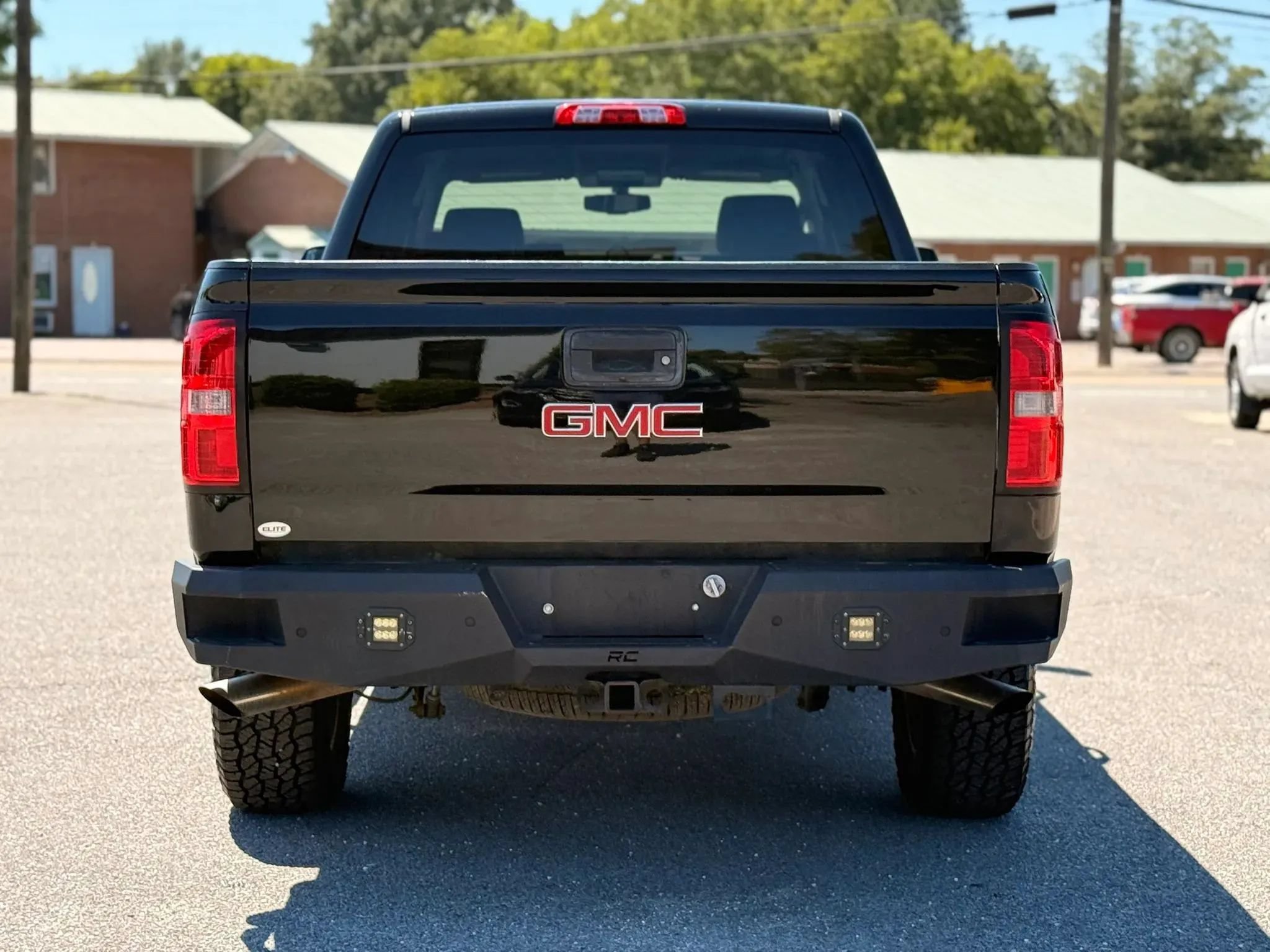 Used 2016 GMC Sierra 1500 SLE w/ Suspension Package, Off-Road AWD/4WD image 8
