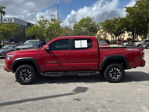 Used 2022 Toyota Tacoma TRD Off-Road w/ Technology Package image 2