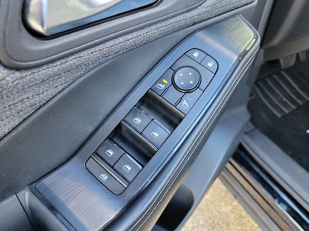 Used 2021 Nissan Rogue SV FWD image 21