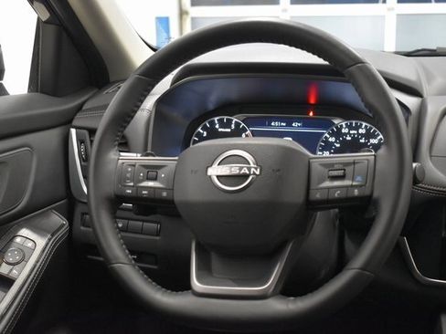 Used 2025 Nissan Rogue SV image 26
