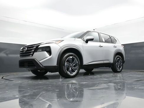 Used 2024 Nissan Rogue SV FWD image 48