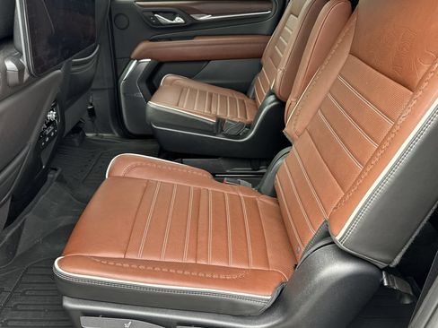 Used 2023 GMC Yukon XL Denali Ultimate AWD/4WD image 15