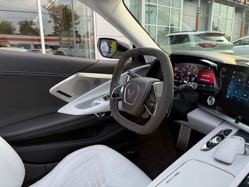 Used 2024 Chevrolet Corvette Stingray Premium Conv w/ Z51 Performance Package image 14