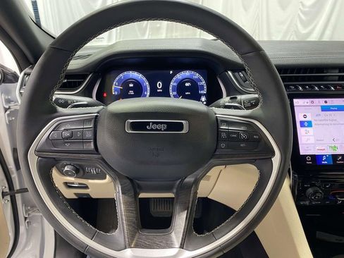 Used 2023 Jeep Grand Cherokee Limited AWD/4WD image 21