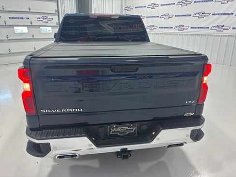 Used 2022 Chevrolet Silverado 1500 LTZ w/ Z71 Off-Road Package AWD/4WD image 5