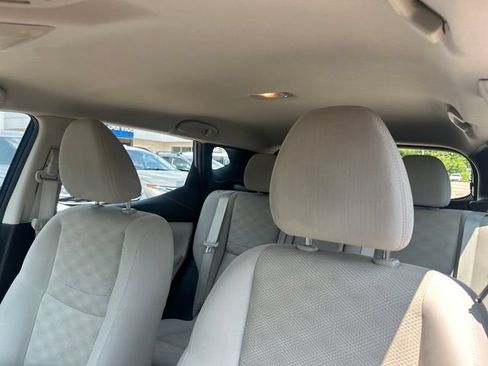 Used 2018 Nissan Rogue Sport SV w/ SV All-Weather Package AWD/4WD image 22