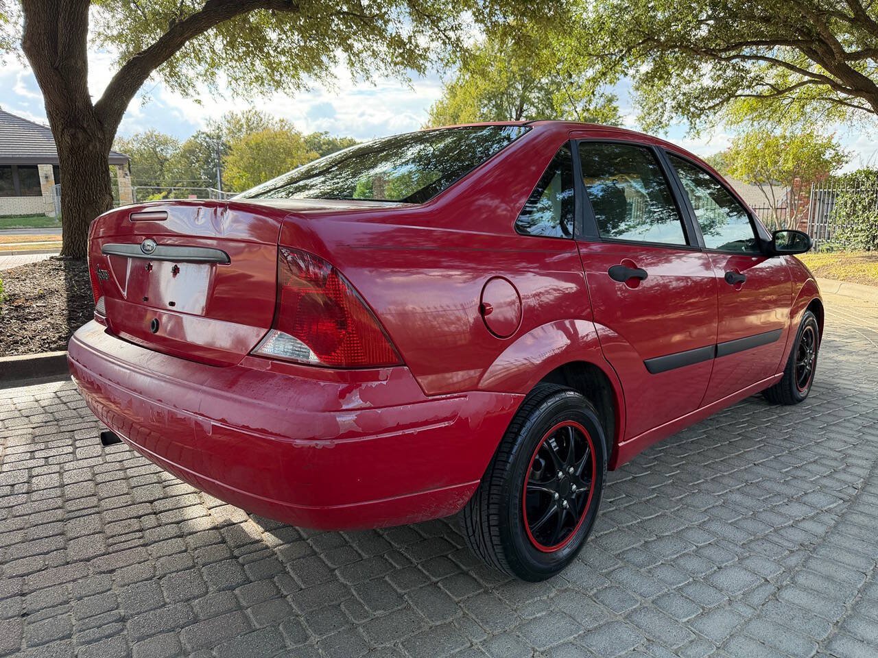 Used 2002 Ford Focus LX FWD image 4