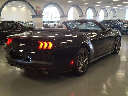 Used 2025 Ford Mustang Convertible RWD image 6