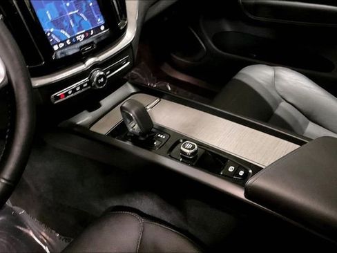 Certified 2025 Volvo XC60 B5 Plus image 16