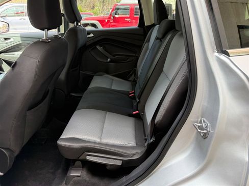 Used 2018 Ford Escape SE image 6