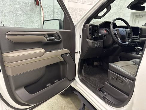 Used 2024 Chevrolet Silverado 1500 ZR2 AWD/4WD image 14