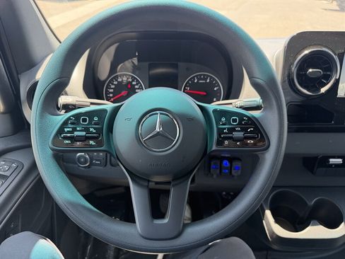 Used 2023 Mercedes-Benz Sprinter 3500 image 10