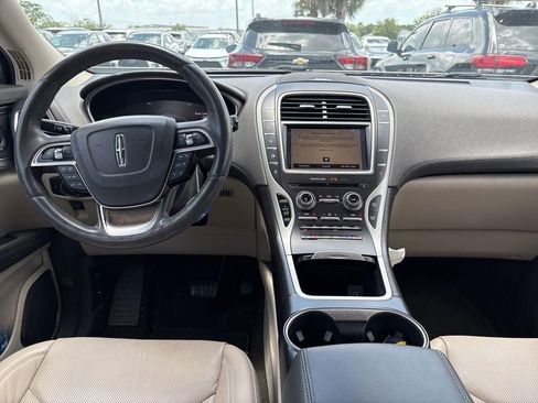 Used 2019 Lincoln Nautilus Reserve FWD image 10