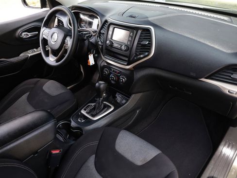 Used 2015 Jeep Cherokee Sport w/ Sport Appearance Group AWD/4WD image 18