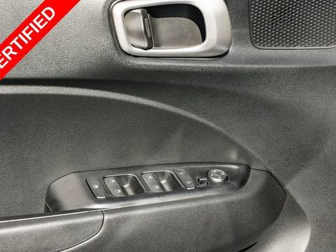 Certified 2024 Hyundai Venue SE FWD image 21