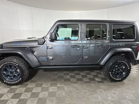 Used 2023 Jeep Wrangler Unlimited w/ Cold Weather Group AWD/4WD image 5