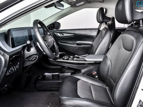 Used 2024 Kia EV6 Light image 13