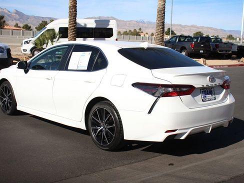 Used 2022 Toyota Camry SE w/ Convenience Package image 5