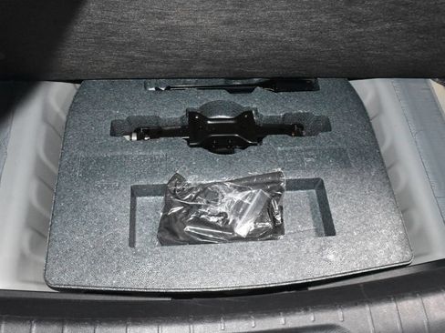Used 2024 Nissan Altima 2.5 SV FWD image 32