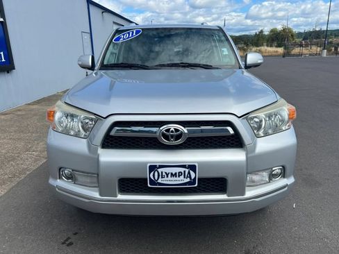 Used 2011 Toyota 4Runner SR5 w/ Convenience Pkg AWD/4WD image 3