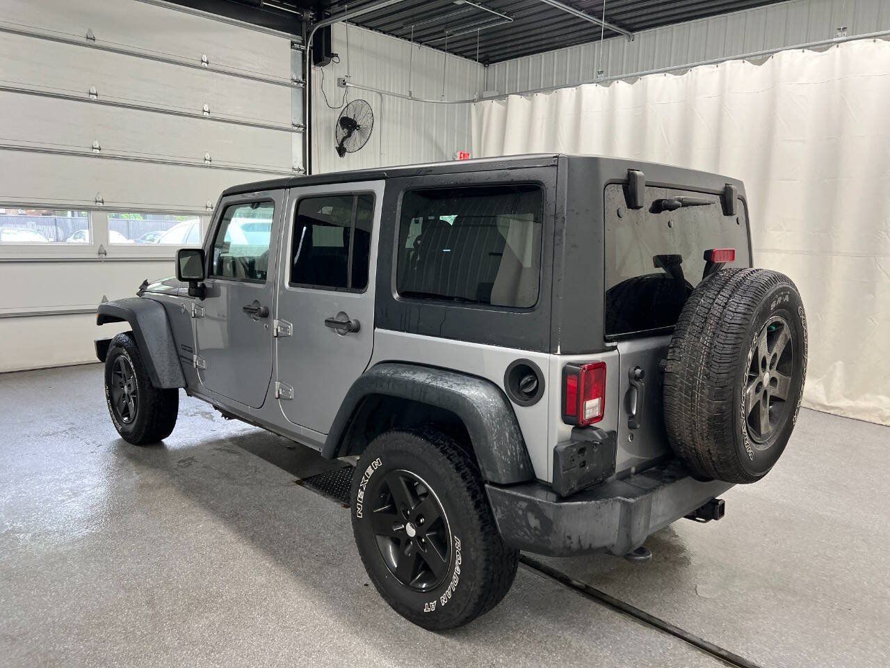 Used 2018 Jeep Wrangler Unlimited Sport S AWD/4WD image 6