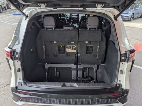 Used 2023 Toyota Sienna XSE image 11