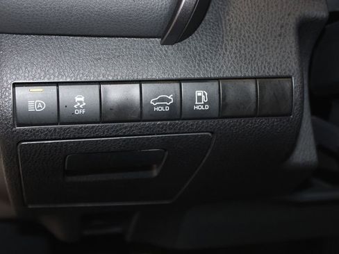 Used 2023 Toyota Camry SE FWD image 10