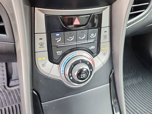 Used 2013 Hyundai Elantra Limited image 21