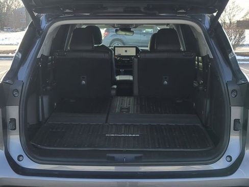 Certified 2024 Toyota Highlander XLE image 18