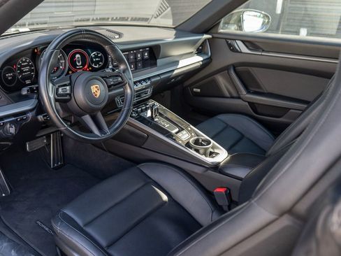 Used 2021 Porsche 911 Carrera RWD image 5